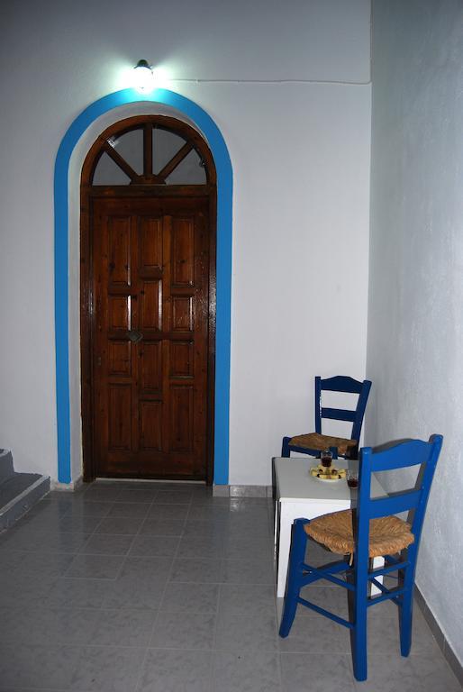 Apollo Rooms Perissa  Habitación foto