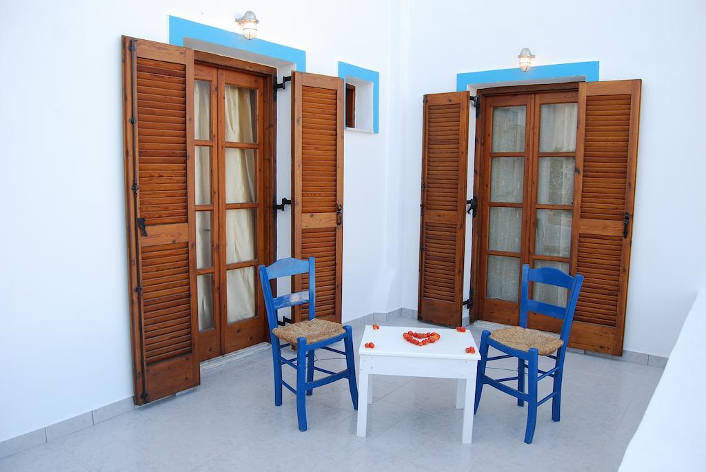 Apollo Rooms Perissa  Habitación foto